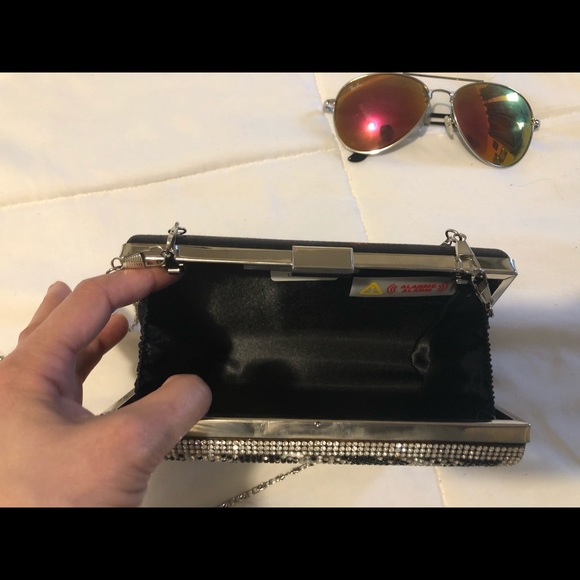 New 2 Cute purses. Selling as a bundle - Picture 4 of 6